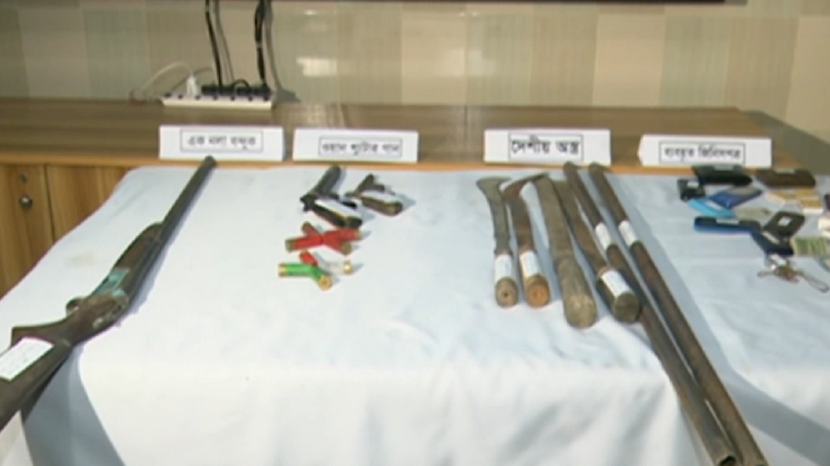 পটুয়াখালীতে ৫ ডাকাত গ্রেফতার