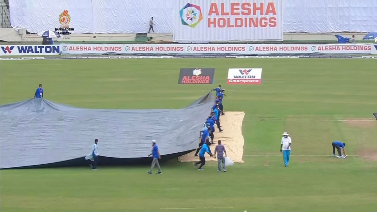 বৃষ্টির কবলে ঢাকা টেস্টের দ্বিতীয় দিন