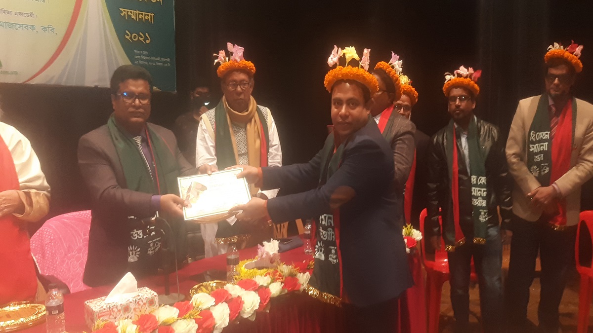 সাংবাদিকতায় সন্মাননা পেলেন যমুনা টেলিভিশনের মনোয়ার হোসেন জুয়েল