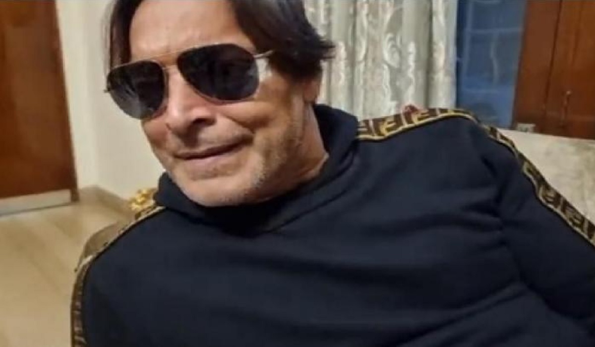 পাকিস্তানের হয়ে খেলতে গিয়ে শোয়েবের কষ্টের নমুনা (ভিডিও)