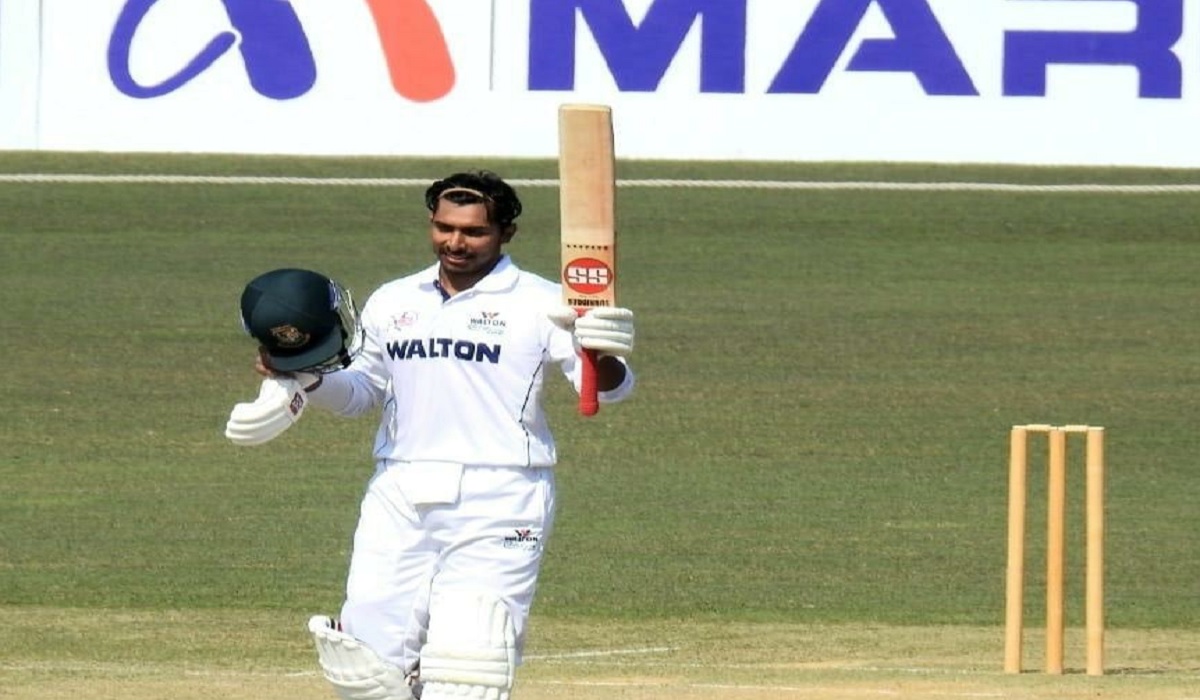 দল থেকে ছিটকে পড়ে সৌম্যের ব্যাটে রানের বন্যা