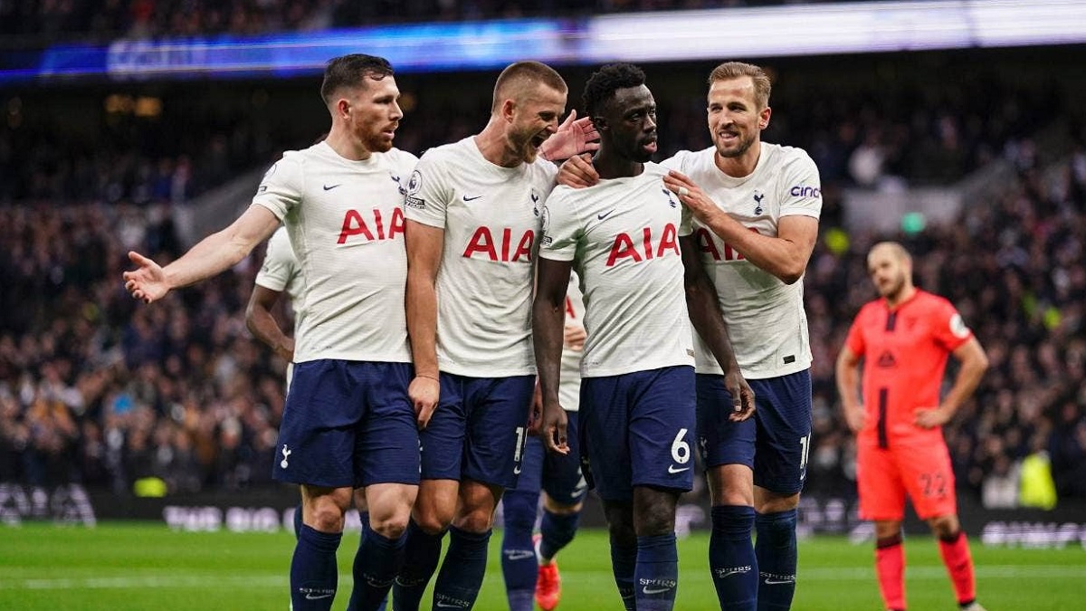 টটেনহামের ৮ ফুটবলারসহ ১৩ জন করোনায় আক্রান্ত