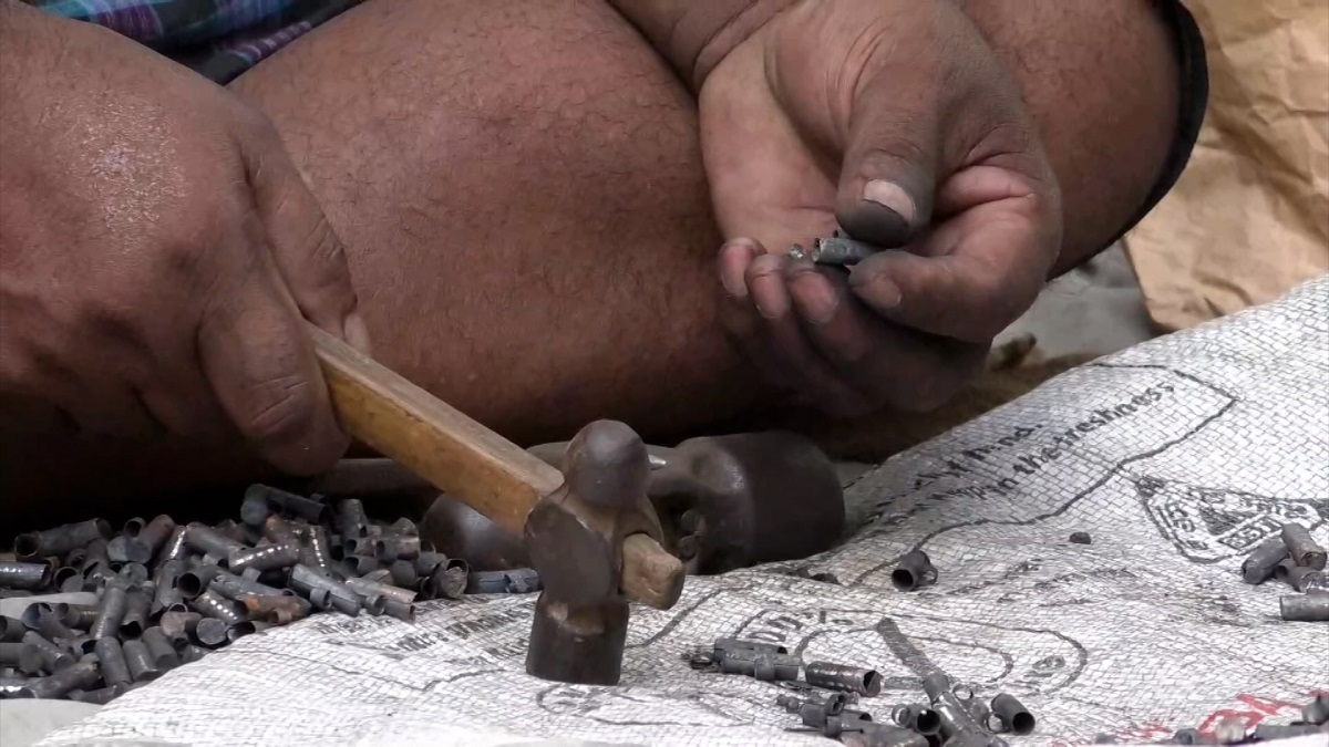 ভাগ্য বদলায়নি তাবিজ কারিগরদের