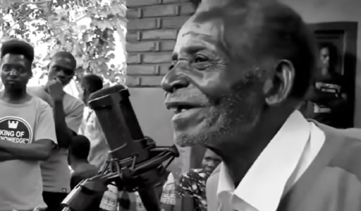 দুই যুগ আগে মেয়ের জন্য গাওয়া গান হঠাৎ ভাইরাল (ভিডিও)