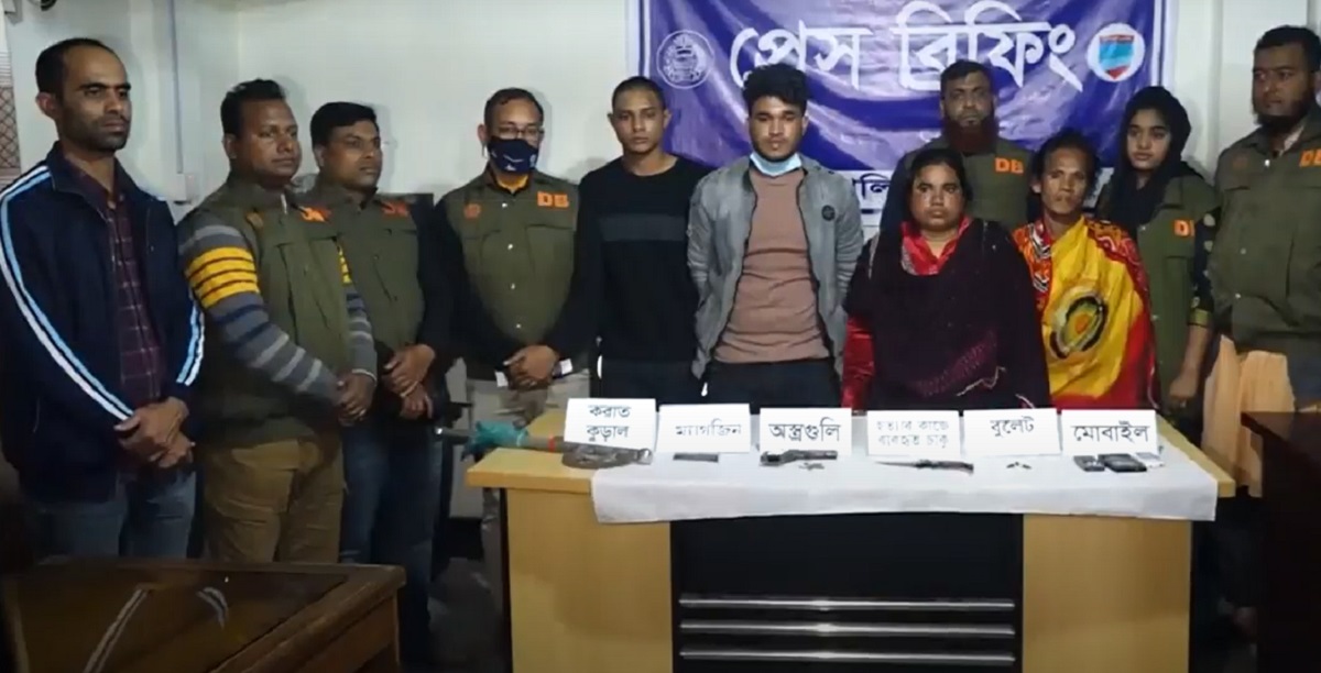 যশোরে তৃতীয় লিঙ্গের লাভলী হত্যার ঘটনায় আটক ৪