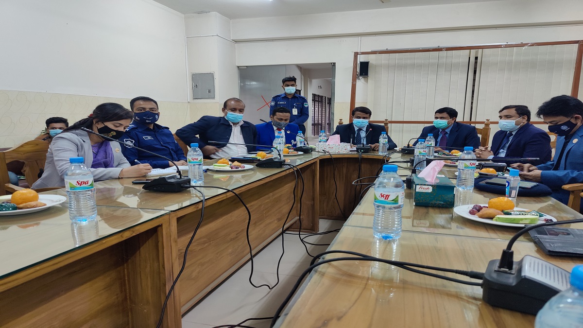 ওমিক্রন মোকাবেলায় বেনাপোল বন্দরের বাইরে আসা নিষিদ্ধ ভারতীয় ট্রাক চালকদের