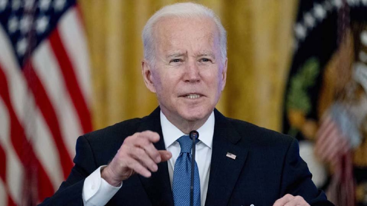 সাংবাদিককে অকথ্য ভাষায় গালি দেয়ার ঘটনায় বাইডেনের দুঃখপ্রকাশ