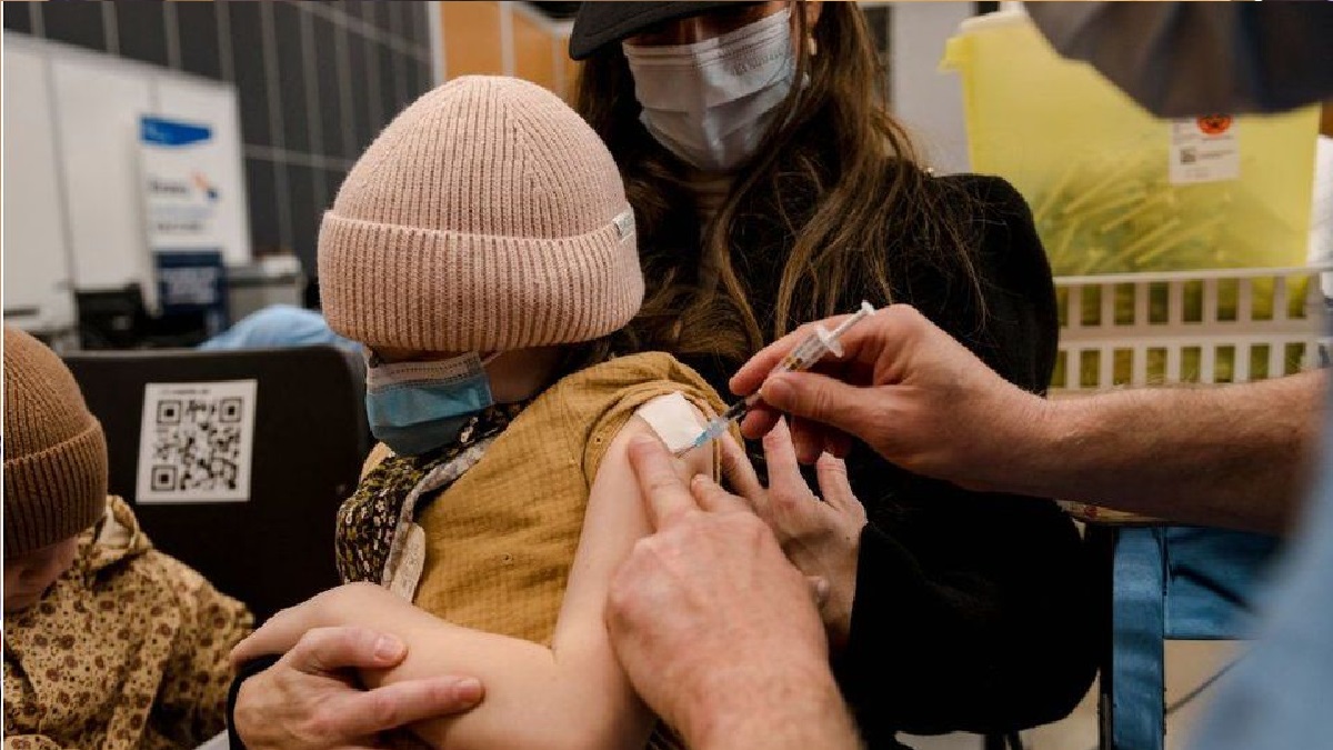 টিকা না নিলে দিতে হবে কর