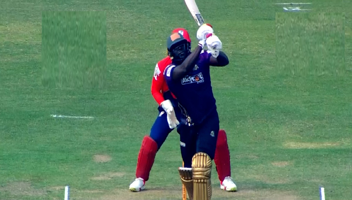 সাকিবদের বোলিংয়ে ধুঁকছে চট্টগ্রাম