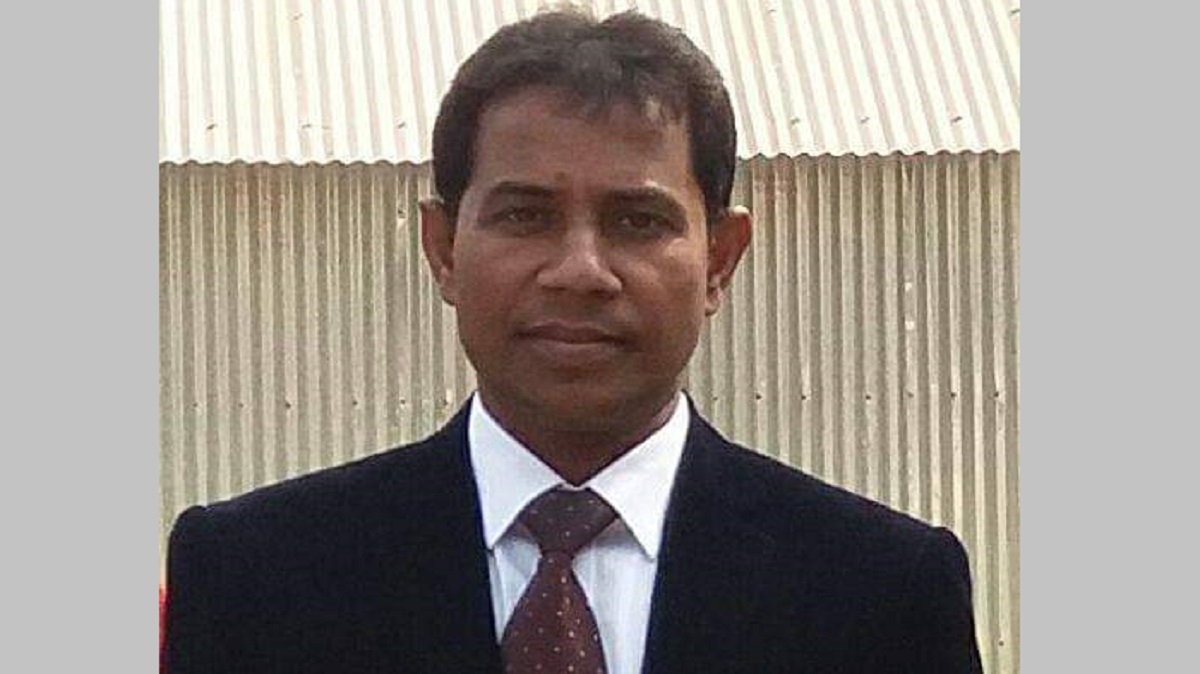 গাইবান্ধায় সরকারি বই বিক্রি; শিক্ষা কর্মকর্তাকে শোকজ