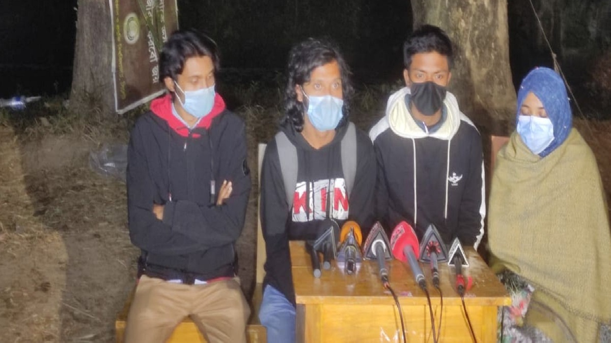 ভিসির পদত্যাগের দাবিতে অনড় শাবিপ্রবির শিক্ষার্থীরা, দুপুরে আবারও আলোচনা