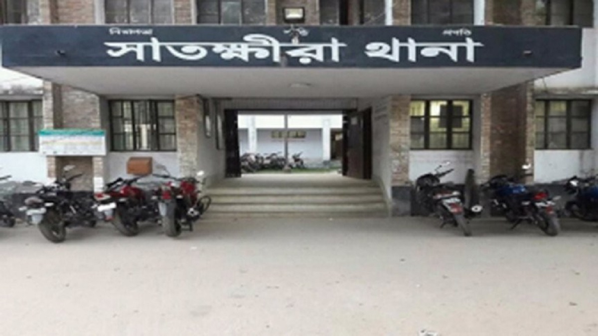 সাতক্ষীরায় ঈগল পরিবহনের চাকায় পিষ্ট হয়ে হেলপারের মৃত্যু