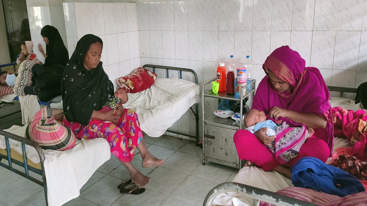 আখাউড়ায় বেড়েই চলেছে ঠান্ডাজনিত শিশু রোগীর সংখ্যা