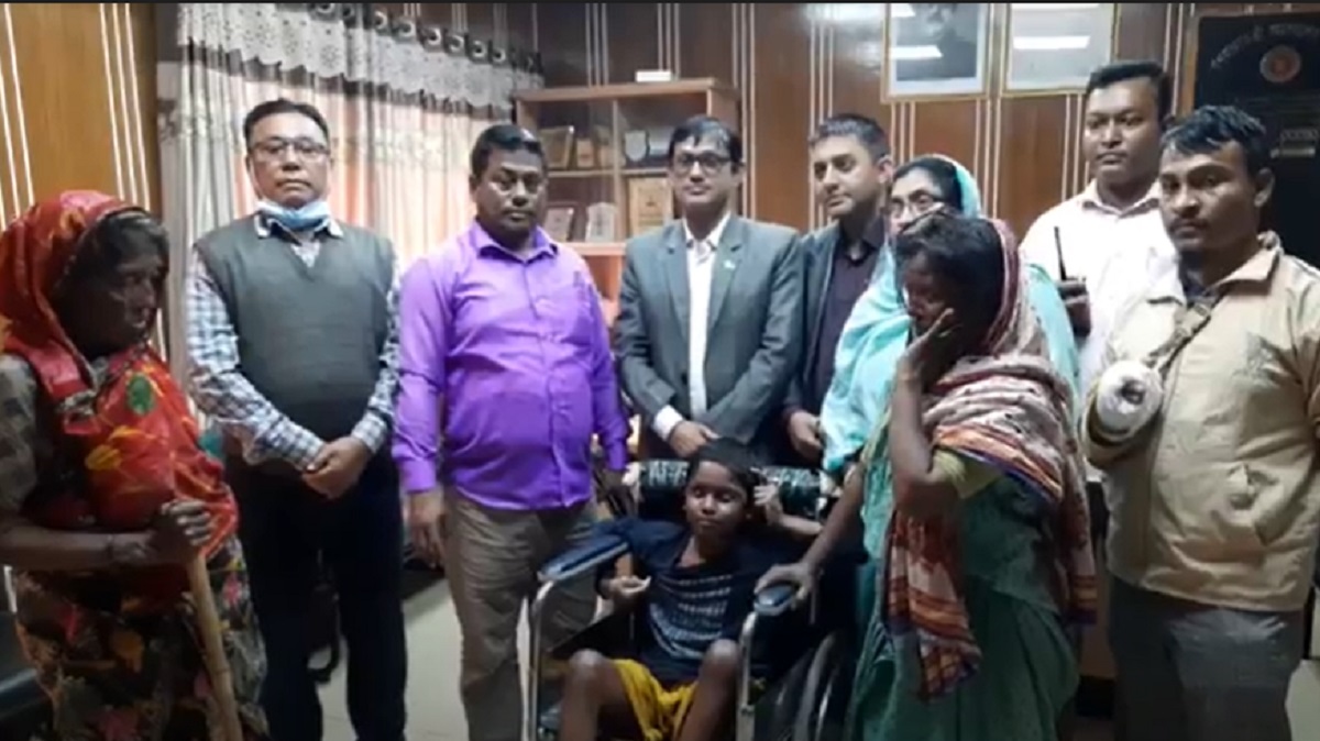 ১ বছর পর স্বজনদের খুঁজে পেল চলন্ত ট্রেন থেকে পড়ে যাওয়া শিশু শরীফ