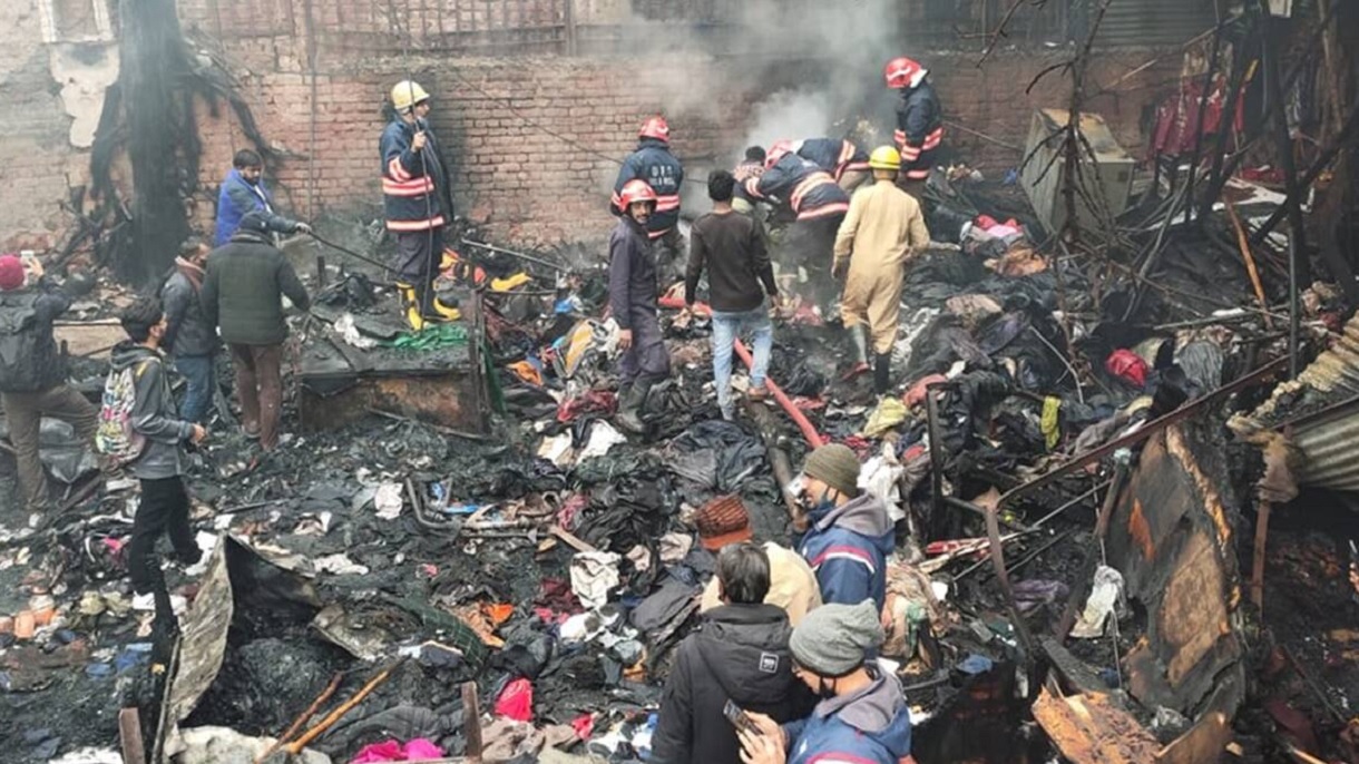 দিল্লির চাঁদনি চকে ভয়াবহ আগুন