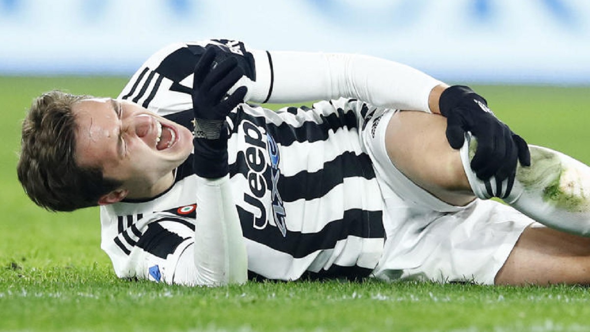 হাঁটুর ইনজুরিতে বিশ্বকাপ প্লে অফ থেকে ছিটকে গেলেন চিয়েসা