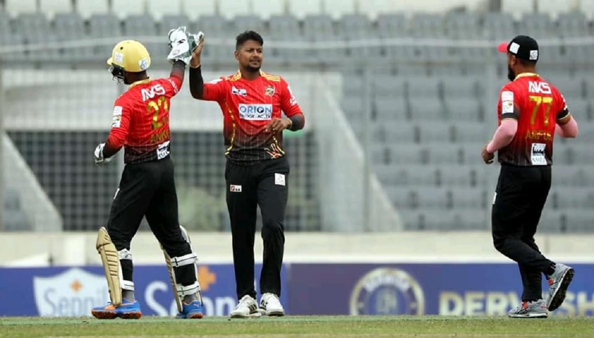 নাহিদুলের দারুণ বোলিংয়ে বরিশালকে হারালো কুমিল্লা