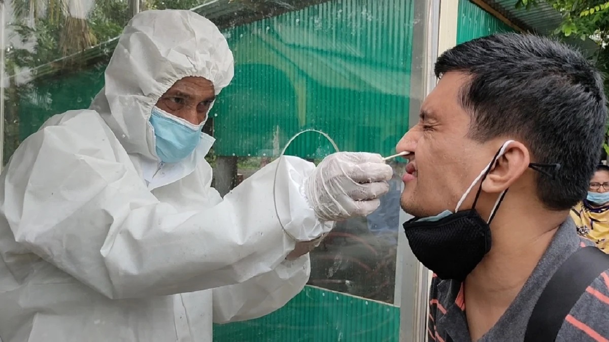 ‘মার্চ-এপ্রিল থেকে দেশে বাড়তে পারে করোনা সংক্রমণ’