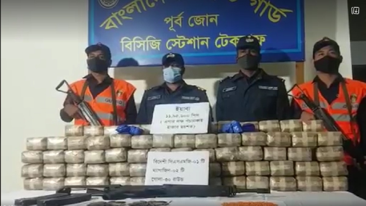 মাদক পাচারকারীদের সাথে কোস্টগার্ডের গোলাগুলি, ১২ লাখ পিস ইয়াবা জব্দ