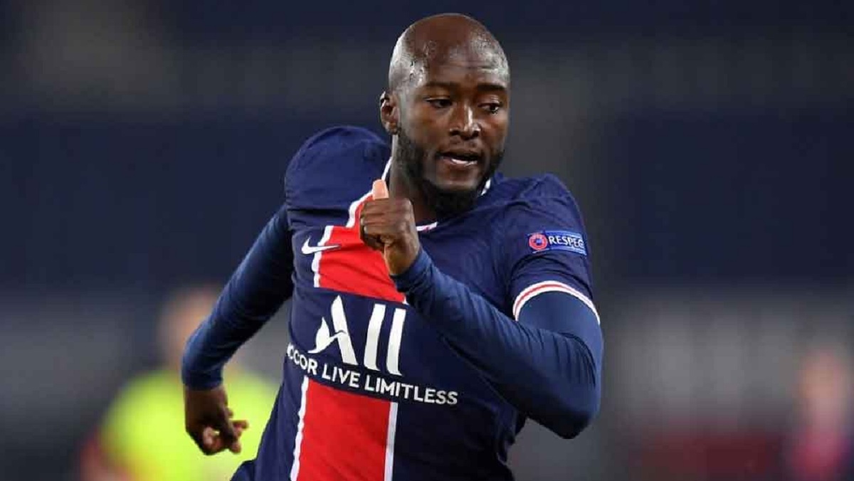 পিএসজিতে ফের করোনা, এবার আক্রান্ত দানিলো