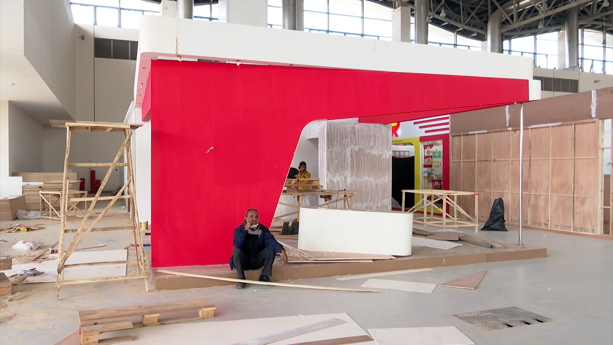 বাণিজ্যমেলার সব স্টলের কাজ শেষ হয়নি দ্বিতীয় দিনেও