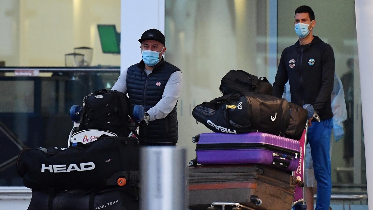 টিকা না নেয়ায় রাতভর মেলবোর্ন বিমানবন্দরে আটক ‘জোকার’