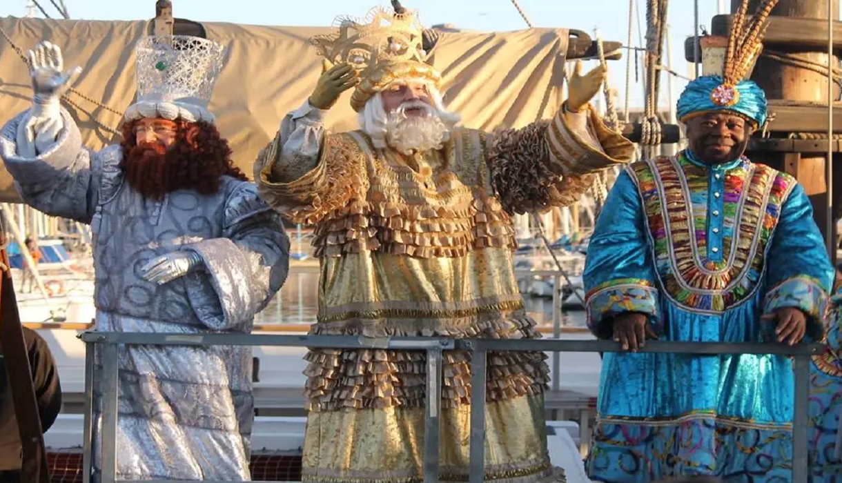 মহামারিতেও স্পেনে অনুষ্ঠিত হলো ‘থ্রি কিংস প্যারেড’