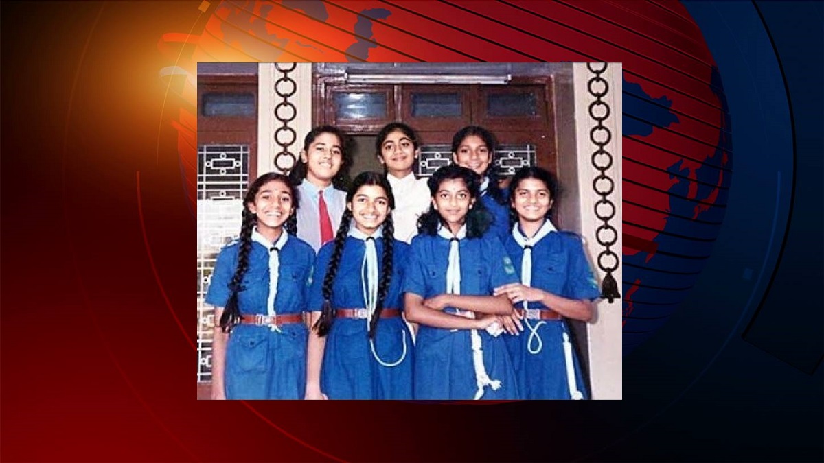 ছবিতে থাকা একজন বলিউড নায়িকা এখন, দেখুন তো চেনেন কিনা?