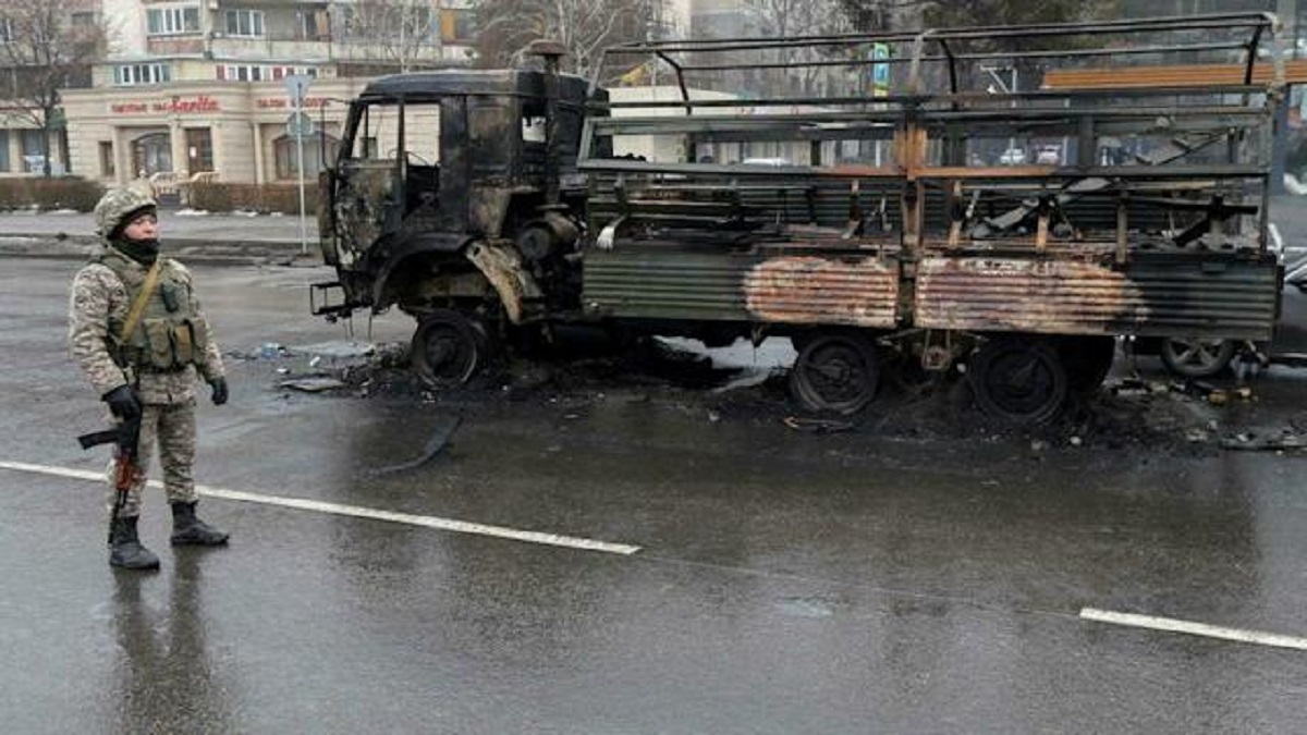 প্রেসিডেন্টের গুলির নির্দেশের পরই কাজাখস্তানে সহিংসতায় ১৫০ জন নিহত