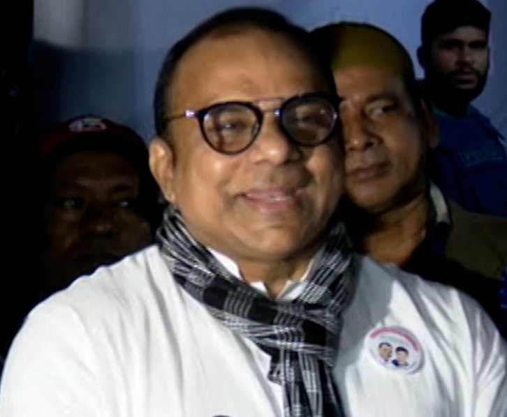 ফল ঘোষণার আগমুহূর্তে এফডিসি থেকে বেরিয়ে গেলেন মিশা