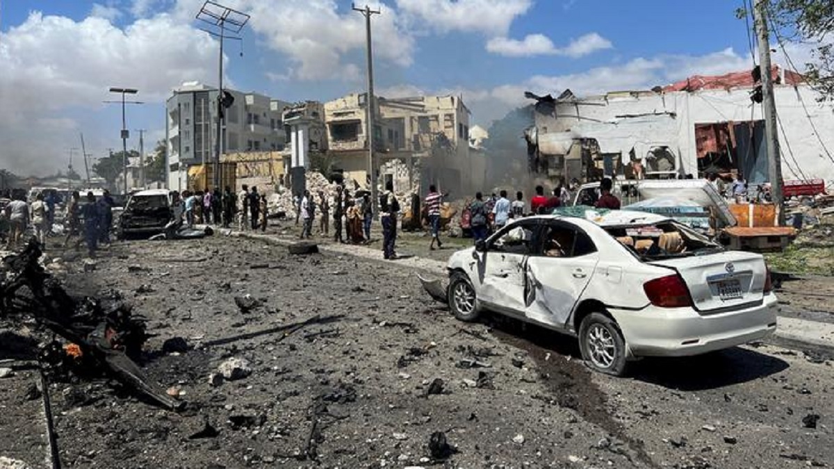 মোগাদিসুতে গাড়িবোমা হামলায় নিহত ৪