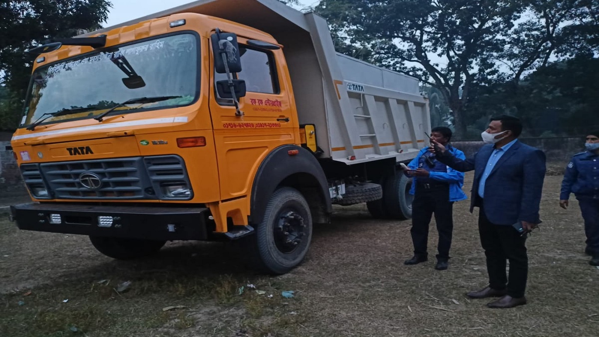 ময়মনসিংহে ট্রাক চাপায় ৩ মোটরসাইকেল আরোহী নিহত