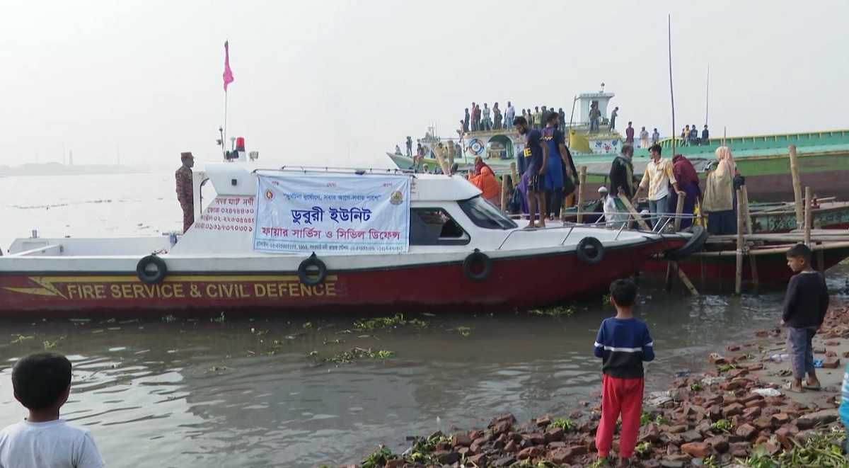 নারায়ণগঞ্জে নৌকাডুবি: নিখোঁজ ৯ জনের সন্ধানে চলছে উদ্ধার অভিযান