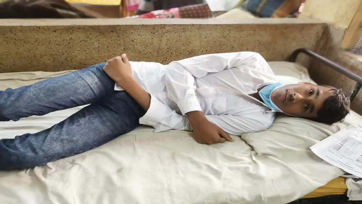 নবম শ্রেণির শিক্ষার্থীকে একসাথে ৩ ডোজ টিকা!