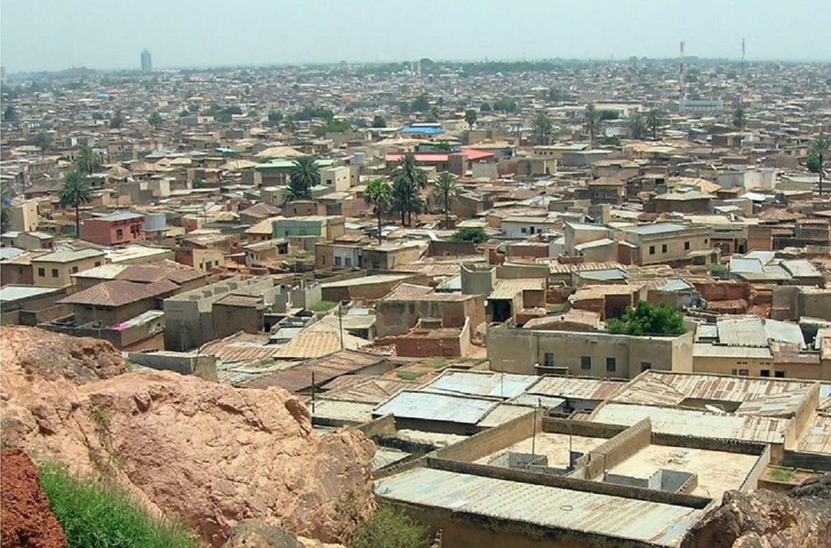 নাইজেরিয়ায় মেয়রের গাড়ি থেকে প্রায় ৯ মিলিয়ন ডলারের কোকেন উদ্ধার