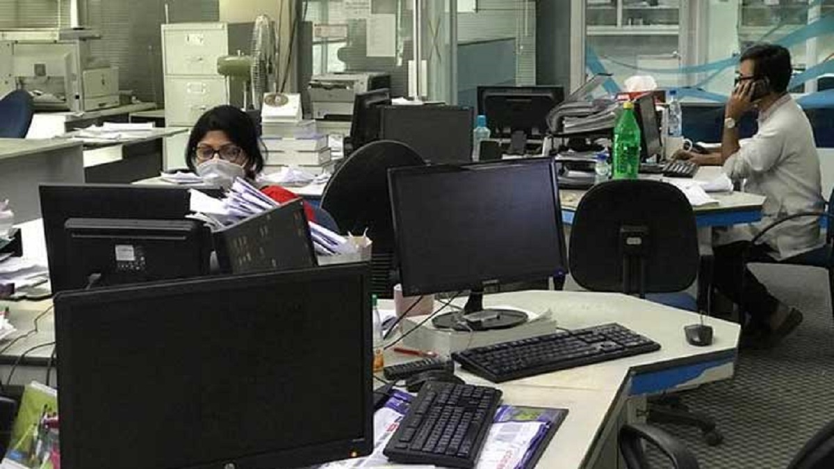 সোমবার থেকে অফিস চলবে অর্ধেক জনবলে, প্রজ্ঞাপন জারি