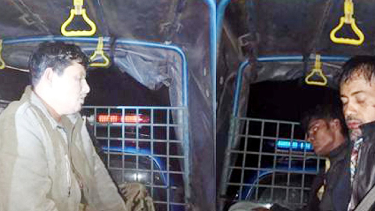 পাবনায় নৈশপ্রহরীর সাহসিকতায় ডাকাত চক্রের ৪ সদস্য গ্রেফতার