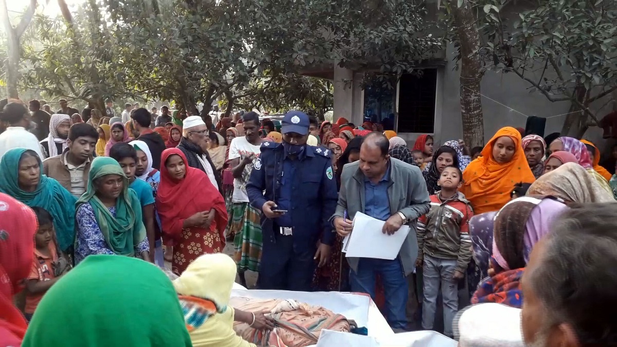 ঈশ্বরদীতে সড়ক দুর্ঘটনায় মা-ছেলের মৃত্যু