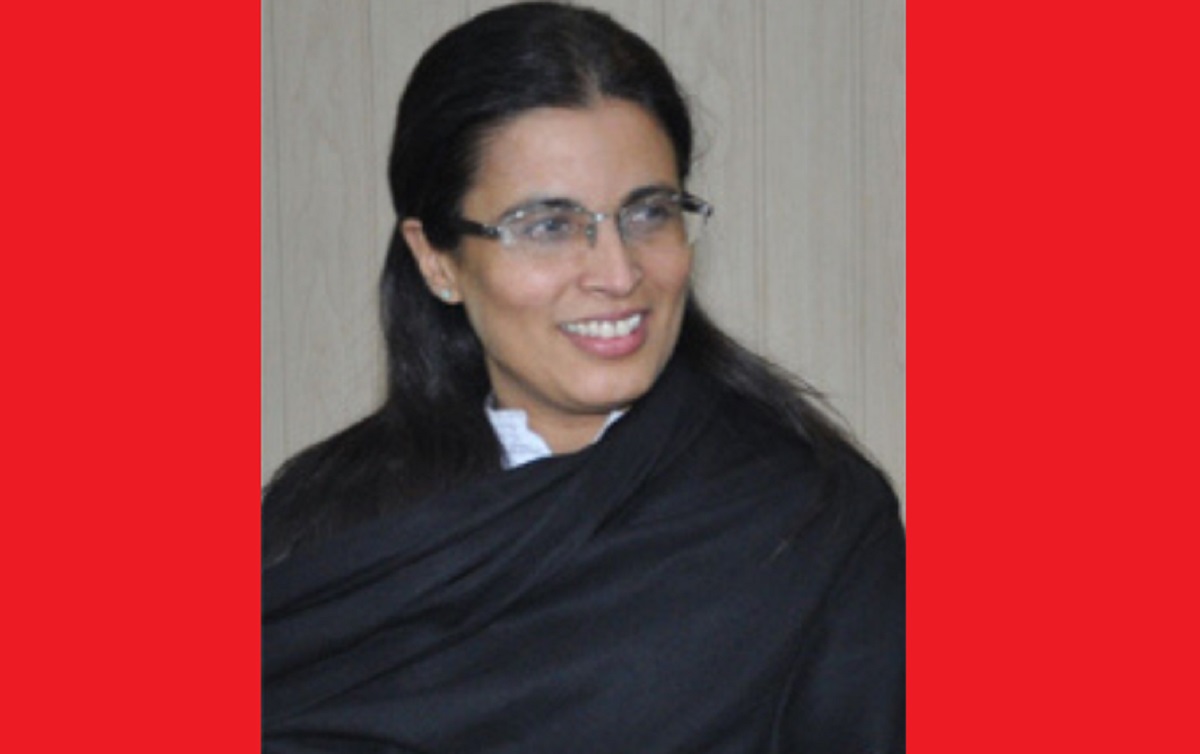 বিরোধিতা কাটিয়ে পাকিস্তান সুপ্রিম কোর্টে প্রথম নারী বিচারক