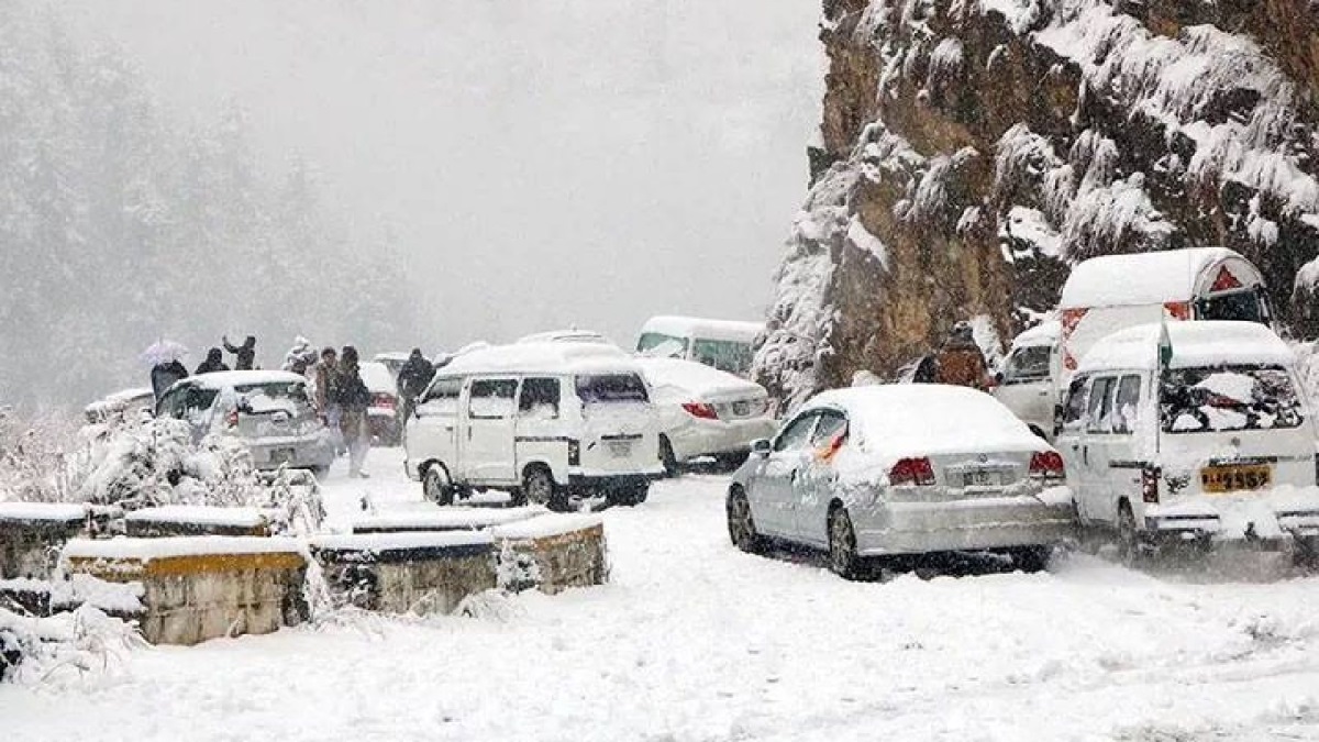 পাকিস্তানে ভয়াবহ তুষারপাত, নিহত ৩২