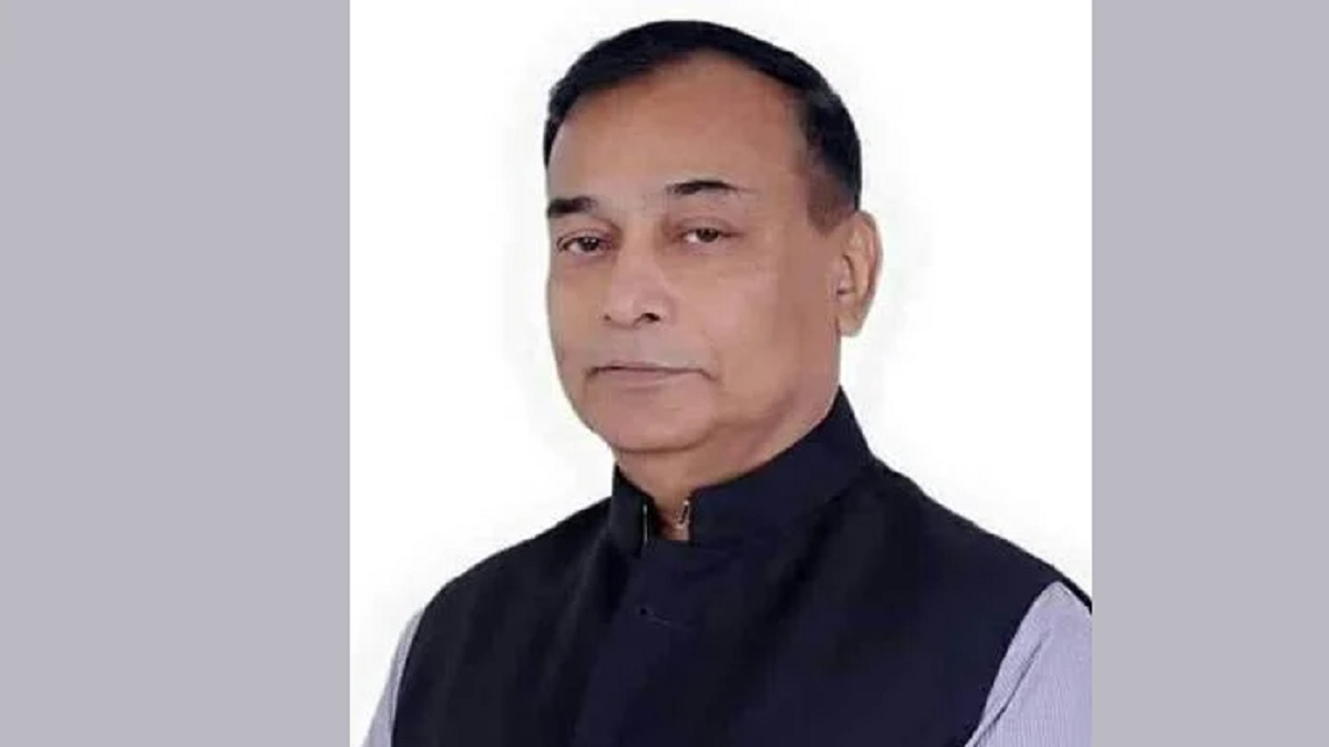 ‘অবৈধ বালু উত্তোলনের কারণে নদী তীর রক্ষা করা যাচ্ছে না’