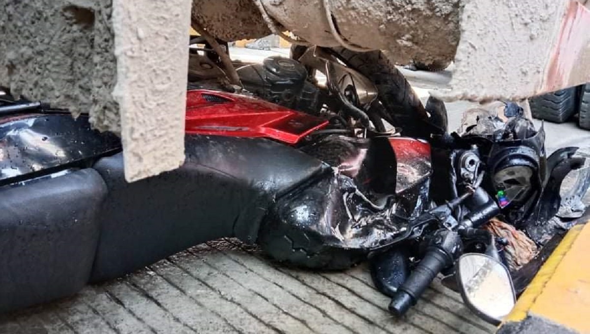 পায়রা সেতুতে ট্রাকের চাপায় প্রাণ গেল পুলিশ সদস্যের