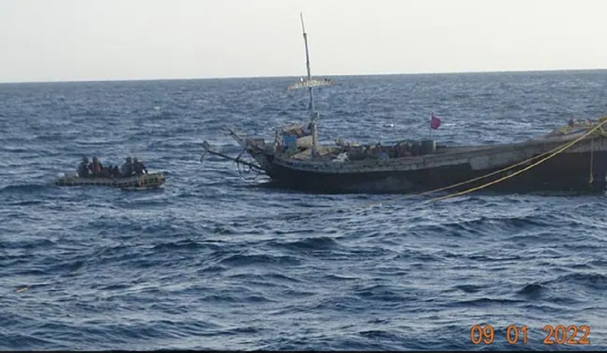 ১০ ক্রুসহ ভারতে আটক পাকিস্তানের নৌকা