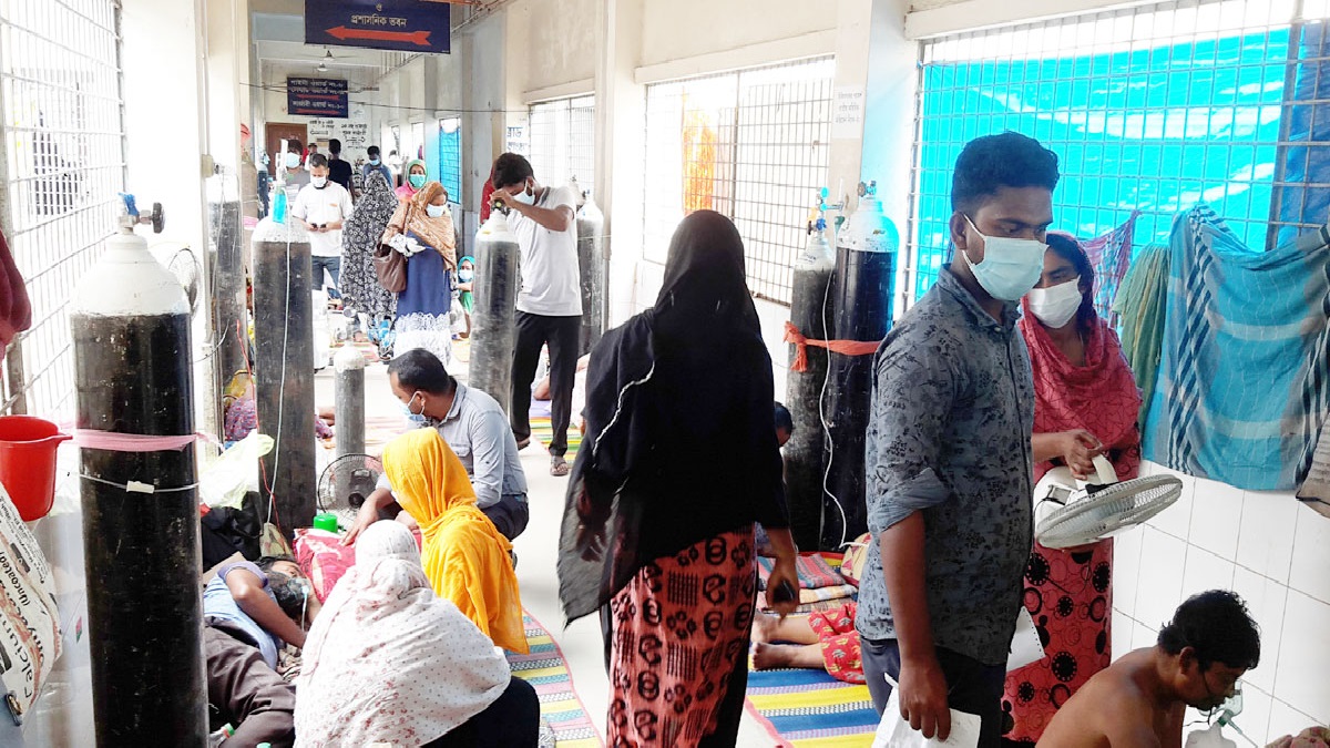 রাজশাহীতে ঘরে ঘরে সর্দিজ্বর, বেড়েই চলেছে সংক্রমণ