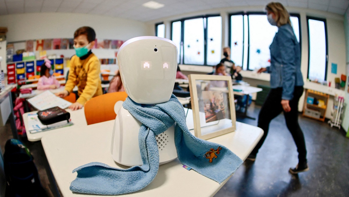 জার্মানিতে শিক্ষার্থীর বদলে ক্লাস করছে রোবট