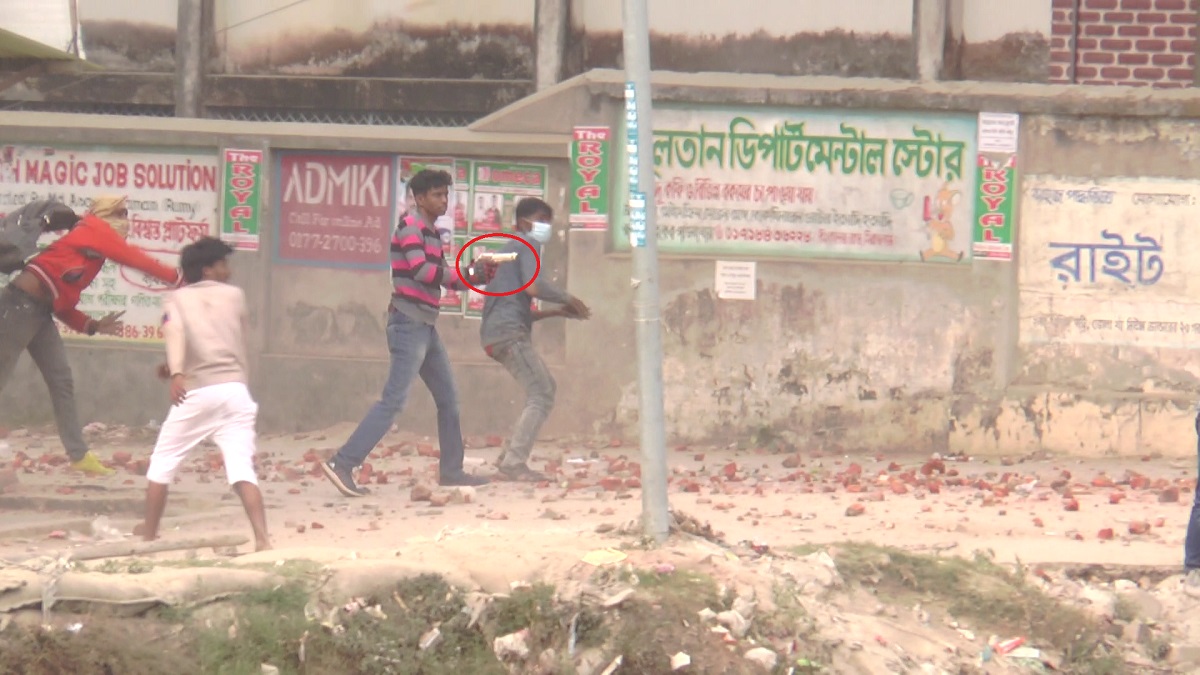 আওয়ামী লীগ -বিএনপি সংঘর্ষ: আতঙ্কে সিরাজগঞ্জ শহরের বাসিন্দারা