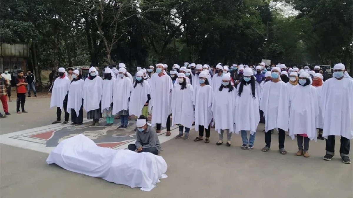 সংকট নিরসনে শাবিপ্রবি শিক্ষকদের সঙ্গে শিক্ষামন্ত্রীর বৈঠক চলছে