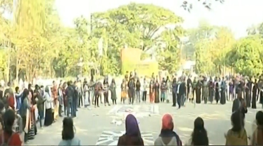 শাবিপ্রবিতে অবরোধ প্রত্যাহার, তবে ভিসির পদত্যাগে অহিংস আন্দোলনের ঘোষণা