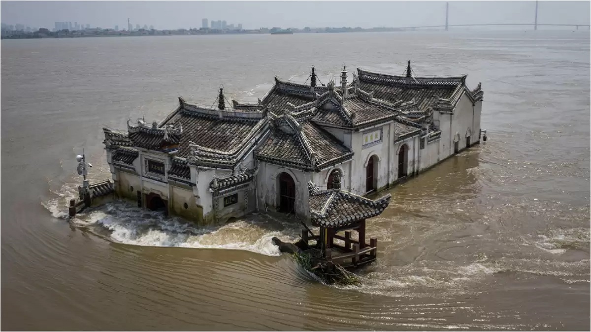 প্লাবিত চীনের সিচুয়ান প্রদেশ, নিহত কমপক্ষে ৭