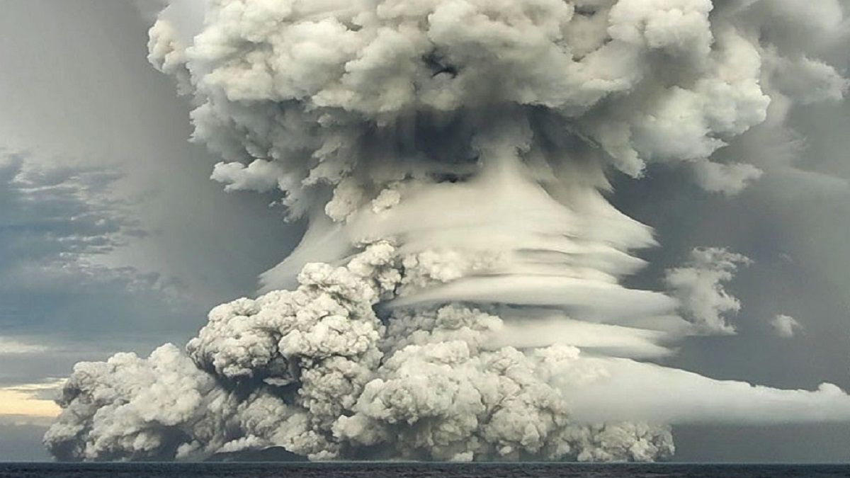 বিশ্ব থেকে বিচ্ছিন্ন দ্বীপরাষ্ট্র টোঙ্গা